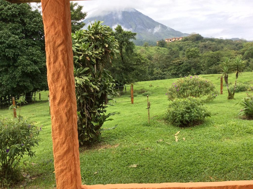 Cabinas Los Guayabos Hotel La Fortuna Room photo