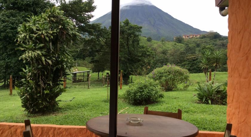 Cabinas Los Guayabos Hotel La Fortuna Exterior photo