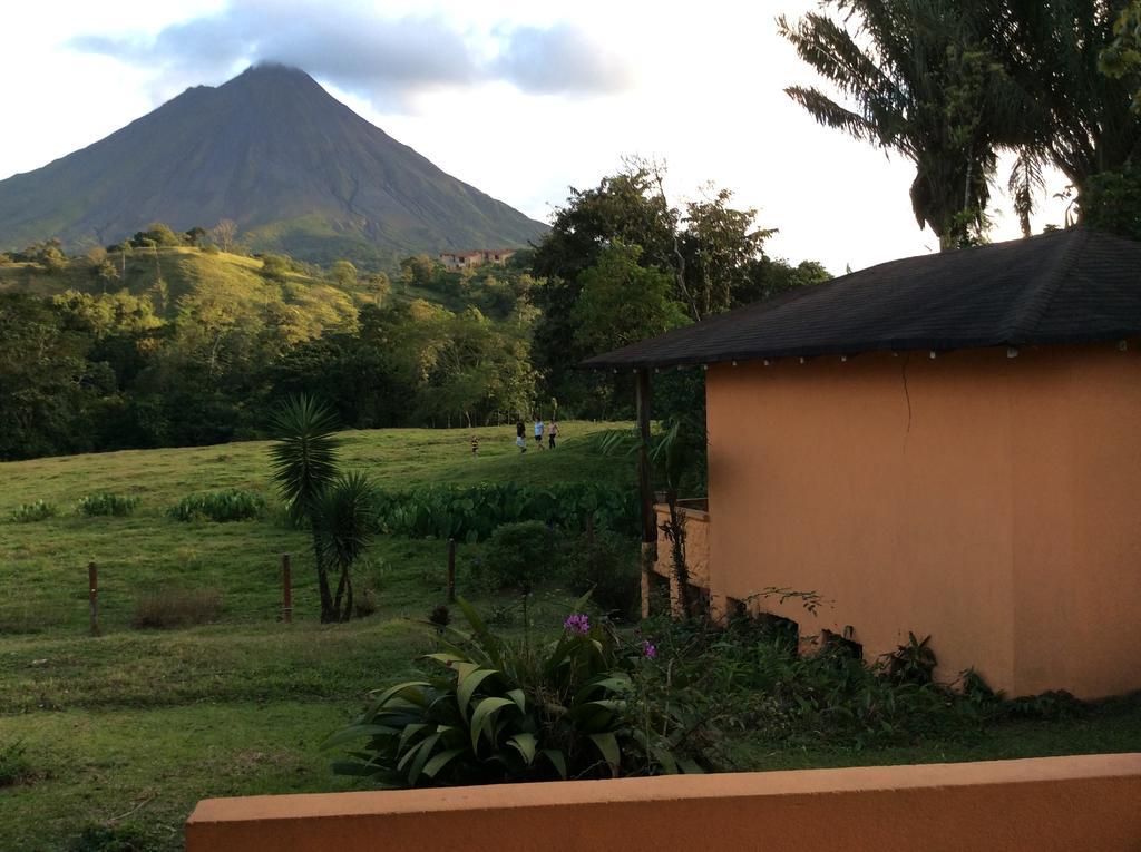 Cabinas Los Guayabos Hotel La Fortuna Exterior photo