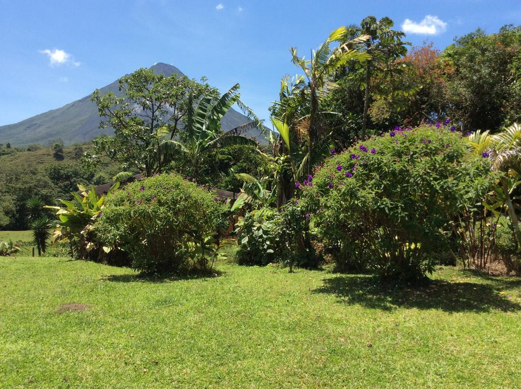 Cabinas Los Guayabos Hotel La Fortuna Exterior photo