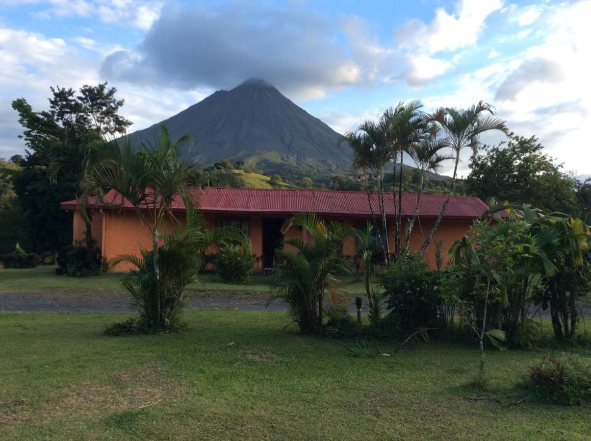 Cabinas Los Guayabos Hotel La Fortuna Exterior photo